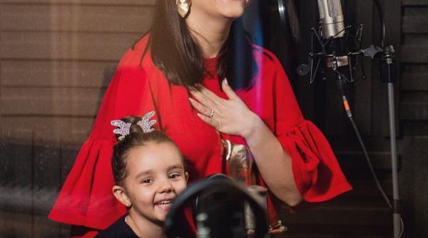 andra surpriza legata de eva fiica ei a cucerit din nou internetul video aici