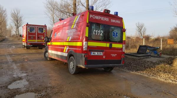 muncitori posibil intoxicati cu gaze intr un canal ambulantele au intervenit imediat