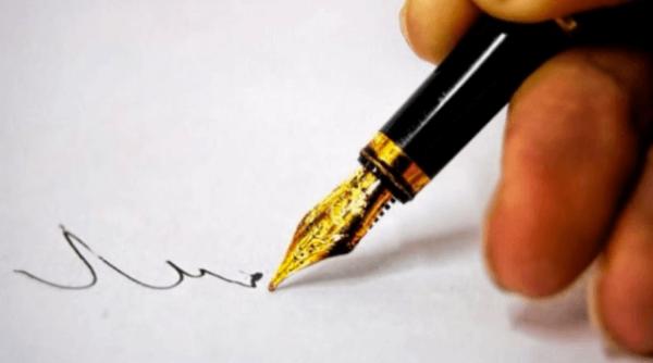 ani patru functionari publici intre care un viceprimar incompatibili