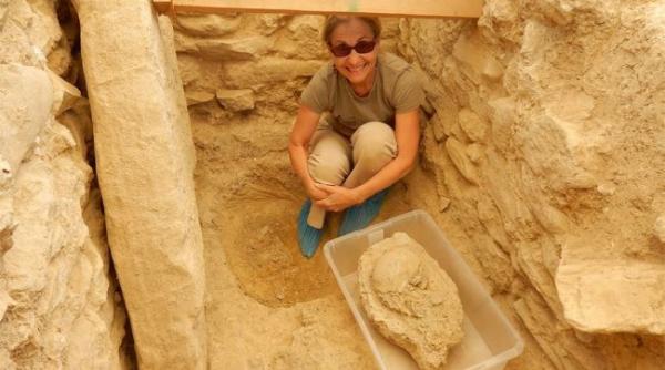 morminte vechi si bogate in aur descoperite in grecia