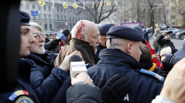 gelu voican voiculescu lovit in cap in piata universitatii hitter neveste tinere au banet estem deci babaiet