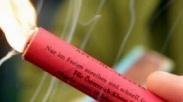 doi copii la un pas de orbire dupa ce s au jucat cu petardele