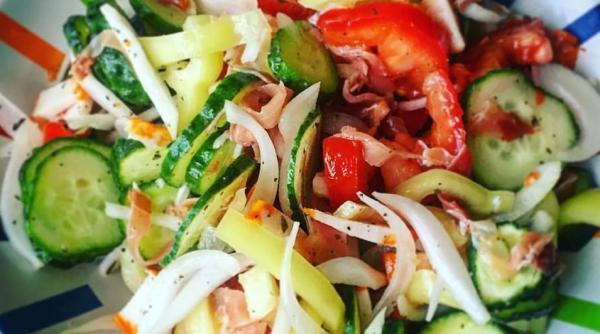 salata cu piept de pui cea mai gustoasa reteta