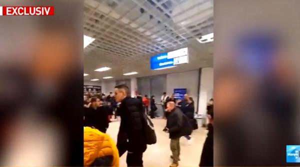 panica pentru romani avion evacuat de urgenta