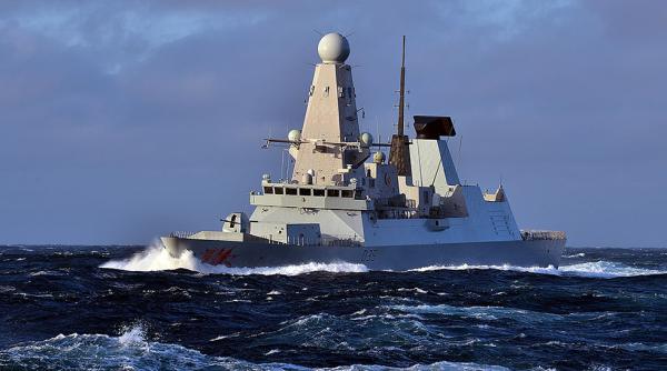 royal navy va escorta navele sub pavilion britanic in stramtoarea ormuz