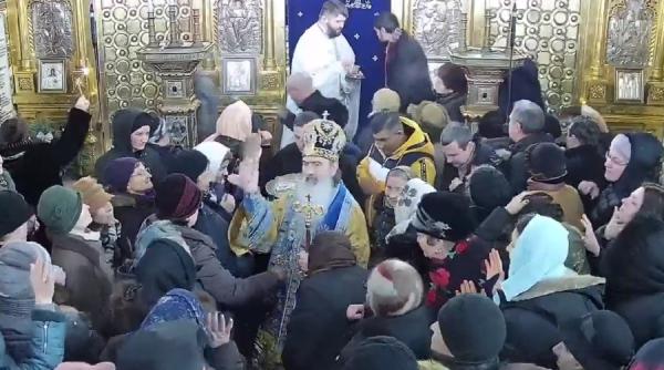 boboteaza la constanta mii de credinciosi asteptati pe faleza cazinoului