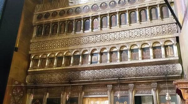 minune dupa ce o manastire a ars complet altarul a ramas neatins