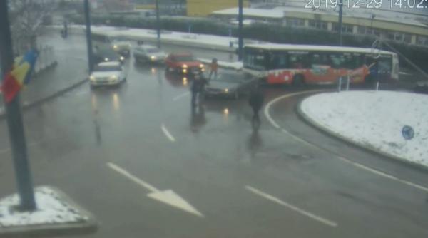 bataie in sensul giratoriu in vaslui de la ce a plecat conflictul sfarsit cu politie