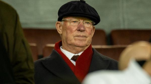sir alex ferguson s a suparat si a baut vin singur la pauza meciului dintre united si city
