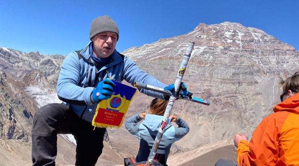 jandarm montan drumul spre cucerirea varfului aconcagua cel mai inalt varf muntos foto