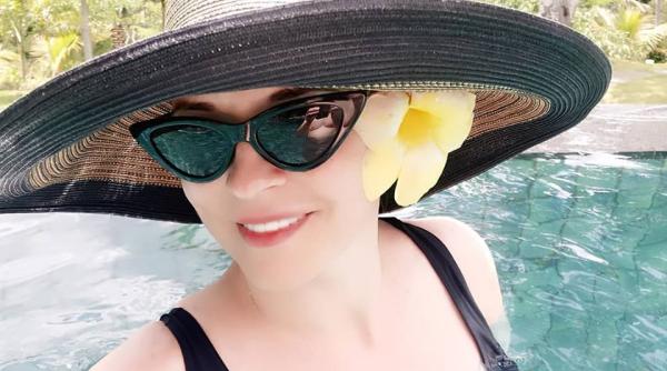 andreea marin certata dupa ce a pus o poza din vacanta foto