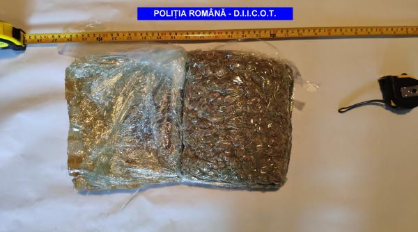 perchezitii de amploare la traficantii de droguri  cinci persoane arestate