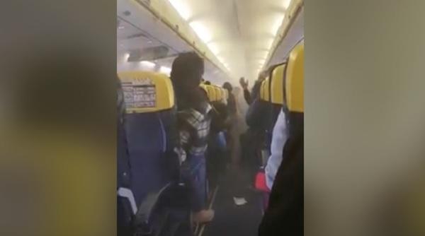 panica in cursa ryanair bucuresti londra cum se ajunge in pericol de moarte asta arata imaginile