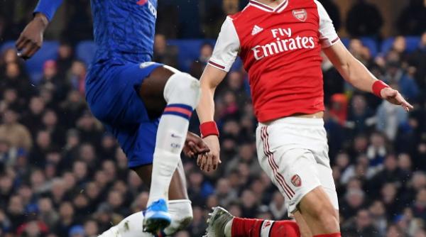 chelsea arsenal 2 2 tunarii reusesc sa smulga un punct dupa ce au ramas in 10