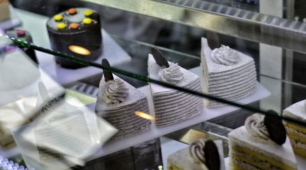 prajitura mara cu glazura de ciocolata alba