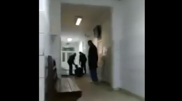 barbat aruncat in frig din spitalul de urgenta resita