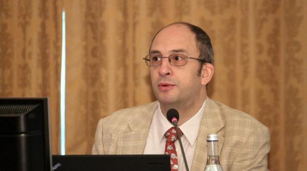 prof dr dragos vinereanu noul presedinte al senatului umf carol davila