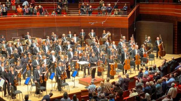 dirijorul roman cristian macelaru a castigat un premiu grammy