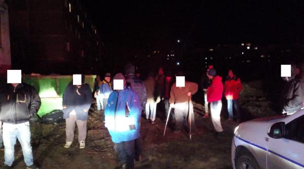 intoxicare cu substante necunoscute  zeci de persoane evacuate dintr un adapost de noapte