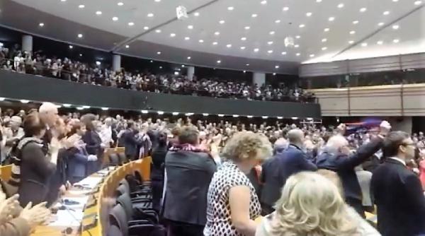 parlamentul european a aprobat acordul brexit