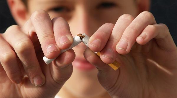 renuntarea la fumat reduce riscul de cancer niciodata nu este prea tarziu sustin cercetatorii