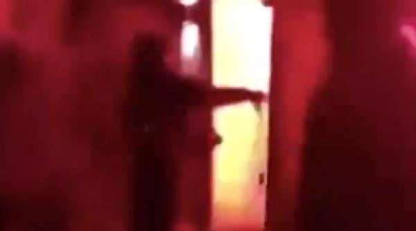 suporterii lui man united i a vandalizat casa vicepresedintelui clubului ce daune au reusit sa provoace