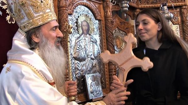 campioana antoanela manac a primit inapoi crucea ce i a fost furata de boboteaza