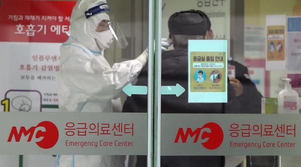 primul caz de transmitere a noului coronavirus de la o persoana la alta raportat in sua