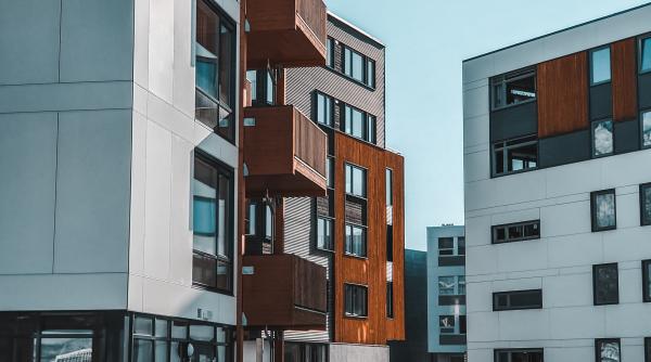 arthur suciu observatie cheie despre ansamblurile rezidentiale noi conditii la limita rasismului