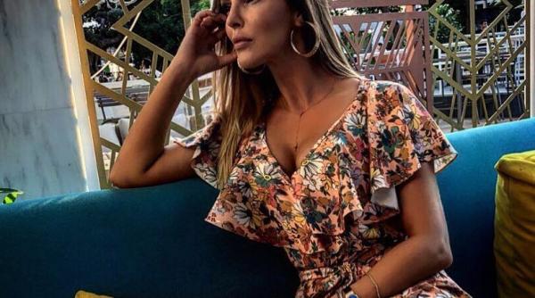 denisa nechifor panica in avion alo cand ne trezim imi vreau banii inapoi