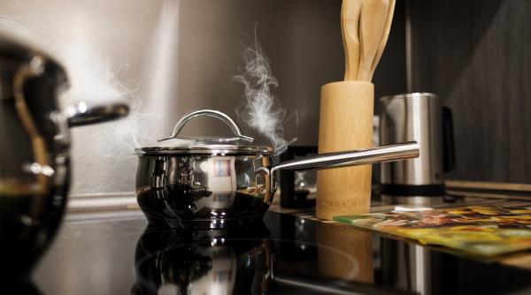 o noua escrocherie teapa cu oale face ravagii in romania nenorocitii care fac bani grei pe spinarea romanilor