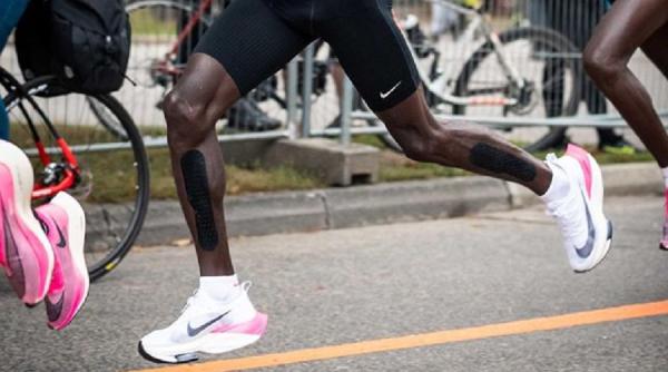 pantofi de alergare de inalta tehnologie restrictii impuse la nivel mondial