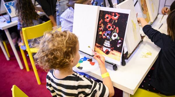 art safari bucuresti editia 2020 prima expozitie in romania a grupului fenomen guerrilla girls