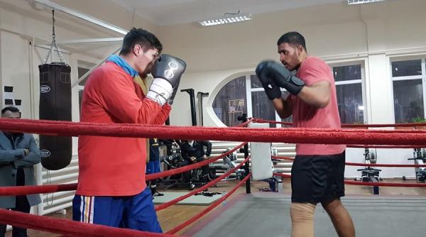 benny adegbuyi i a antrenat pe boxerii din lotul olimpic