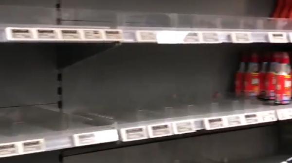 disperare in hong kong  rafturi goale in magazine din cauza unor zvonuri   video