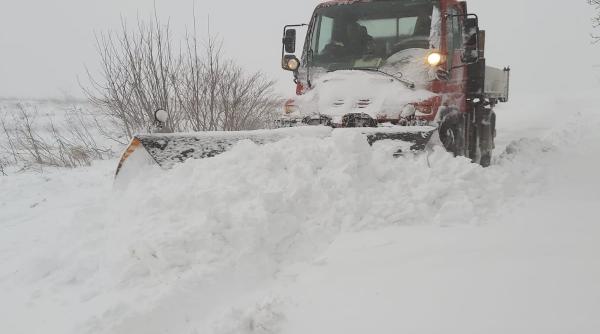 in deszapeziri si salubritate intra 4 mild lei dar traficul este paralizat de 5 cm de zapada