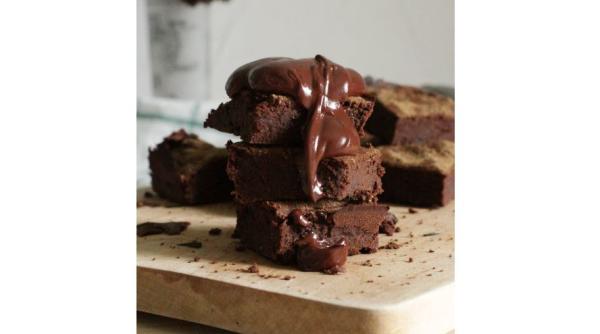 prajitura delicioasa cu ciocolata si usor de facut tine minte reteta