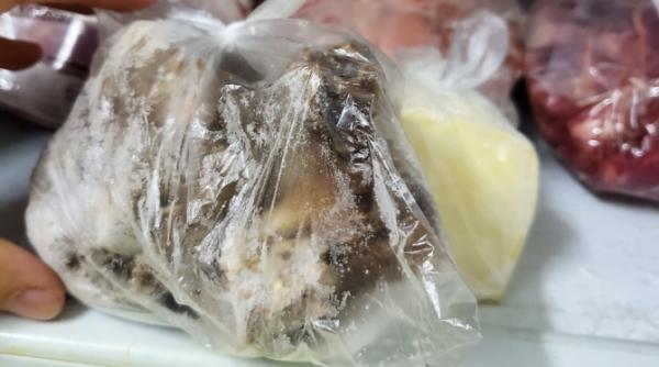 botez cu surprize la feldioara  carne expirata din noiembrie  gasita de inspectorii opc