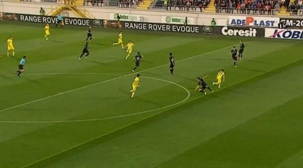 sistemul var starneste controverse in premier league cluburile il vor schimbat