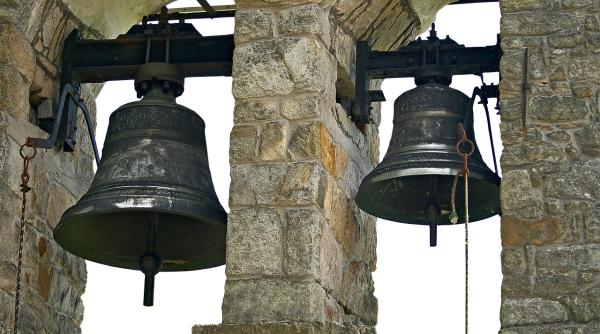 mures tanar de 18 ani arestat dupa ce a dat foc clopotnitei