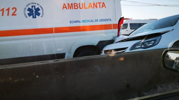 accident langa bucuresti in bragadiru o ambulanta a intrat in autobuzul de calatori si mai multe masini au intrat in ambulanta