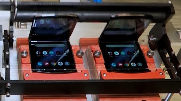 motorola a raspuns oficial rezista razr telefon de 8 000 de lei doar un an