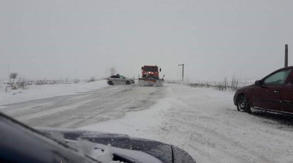probleme in trafic din cauza vremii nefavorabile lista drumurilor afectate de ninsori