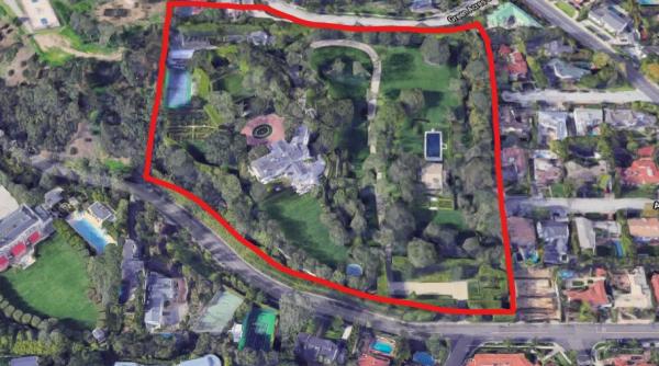 jeff bezos a cumparat cea mai scumpa vila din l a cu 0 12prc din averea sa