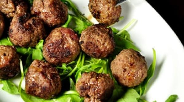 chiftelute italienesti deliciul bucatariei mediteraneene