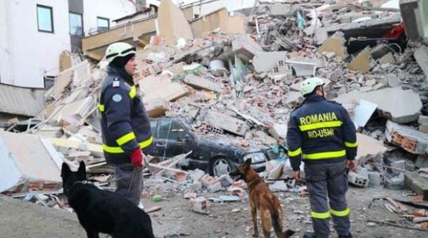 klaus iohannis decrete de decorare pentru salvatorii din albania