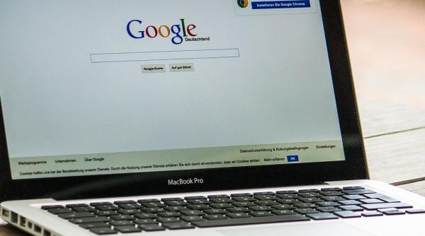 google discutii cu companiile media pentru plata continutului premium