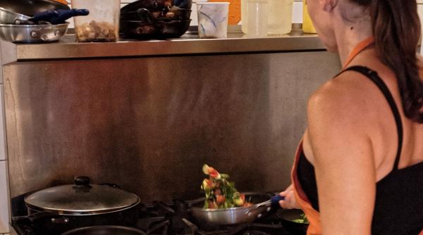 cum ne otravim singuri mancarea trei greseli pe care le facem