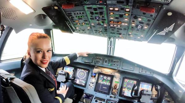 atr 72 600 primul avion care va intra in flota tarom video