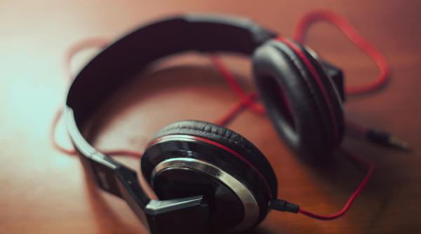 o femeie a sunat la 112 pentru ca baiatul ei nu ii deschidea usa ce s a intamplat e de rasul plansul